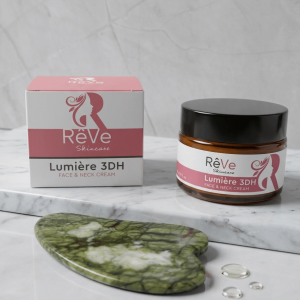 Σετ μασάζ και αποσυμφόρησης προσώπου με κρέμα Lumière 3DH και premium Gua Sha από την Rêve Skincare.